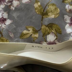 Elegant Cream Women's Shoes